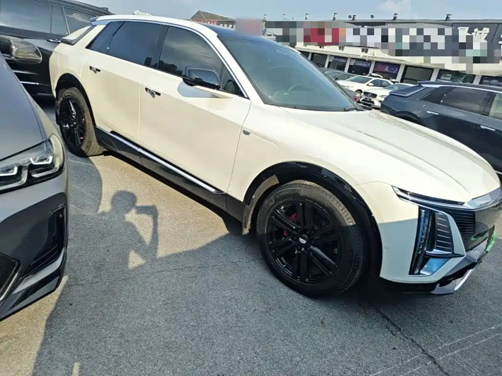 Cadillac IQ 2024 Luxury