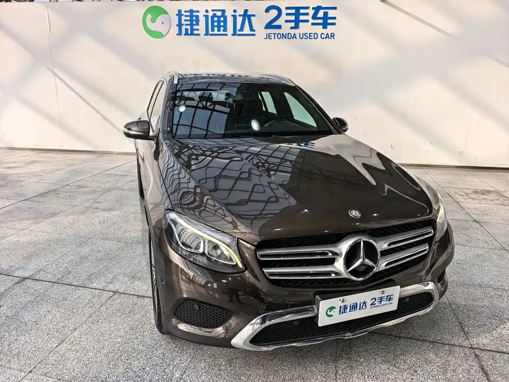 MERCEDES-BENZ GLC
