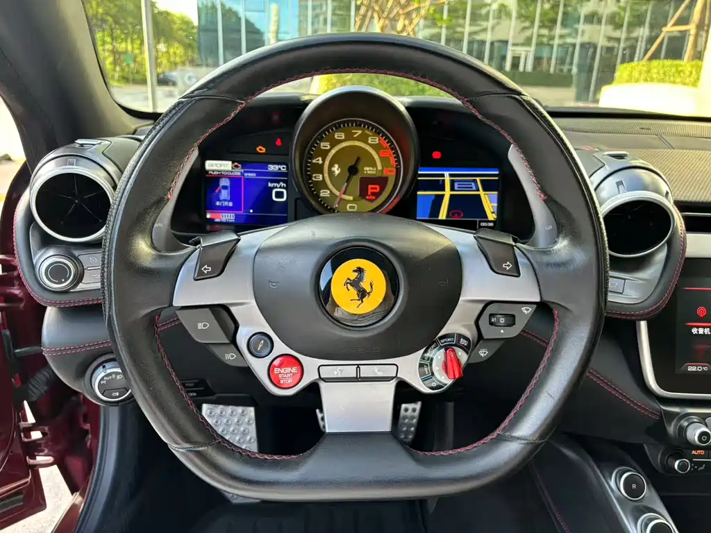 FERRARI GTC4LUSSO