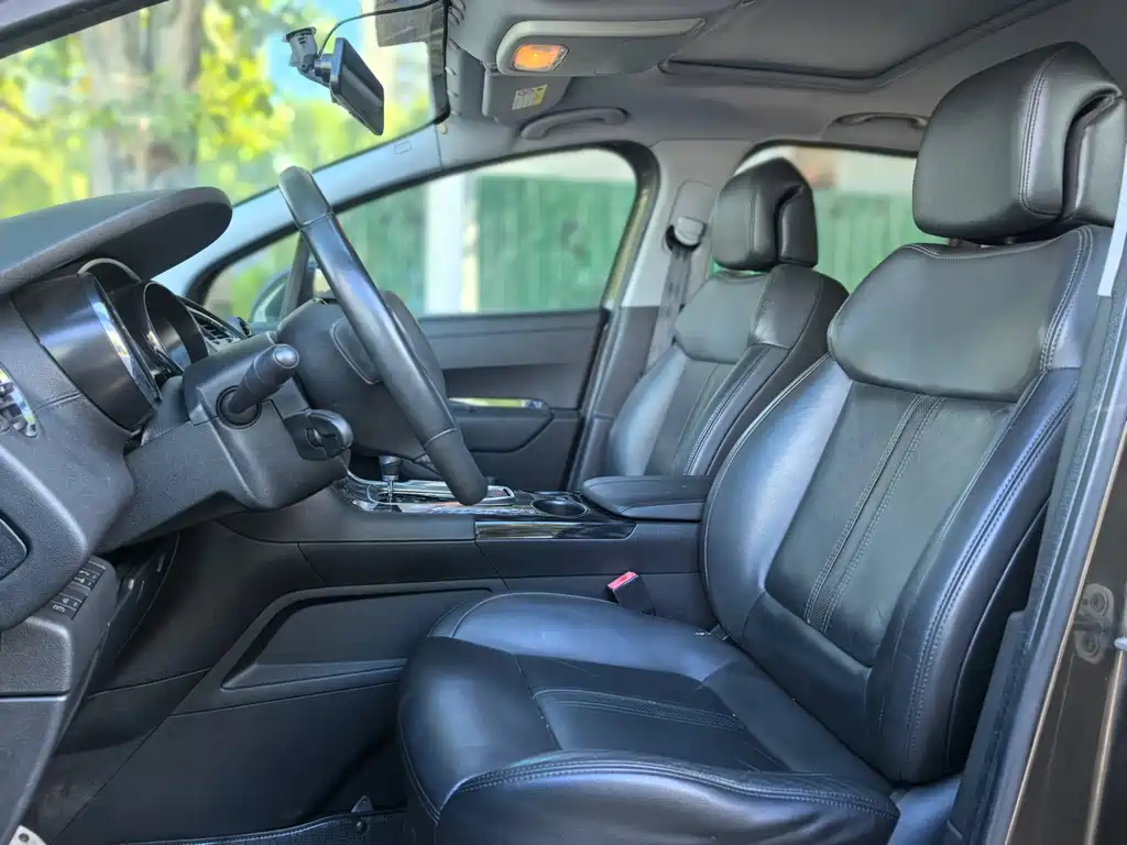 Peugeot 3008 2013 2.0L AT