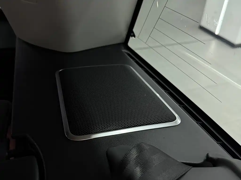 Land Rover Sport — миниатюра 16