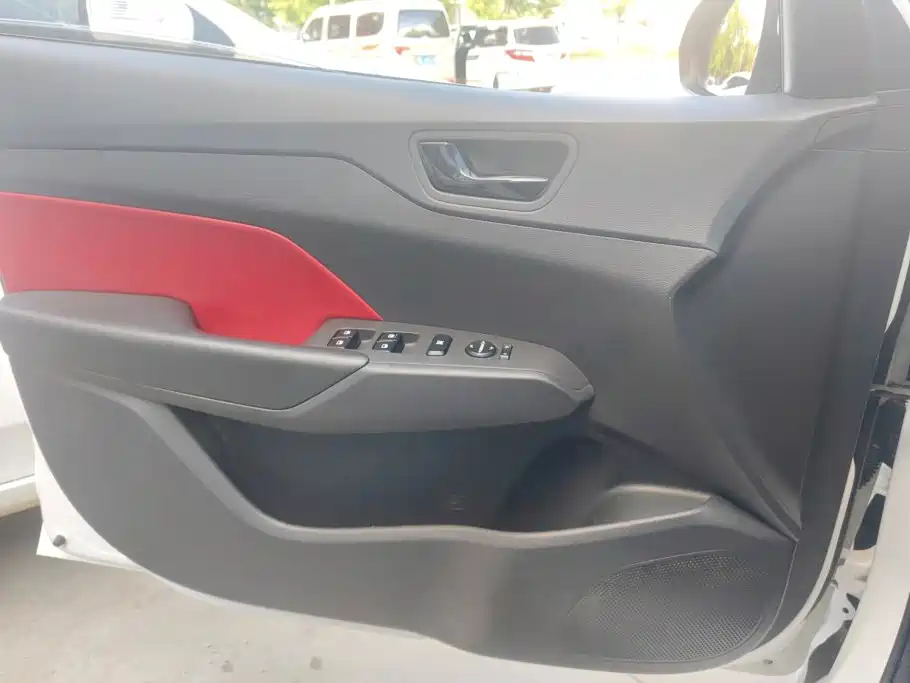 Hyundai Verna — миниатюра 7