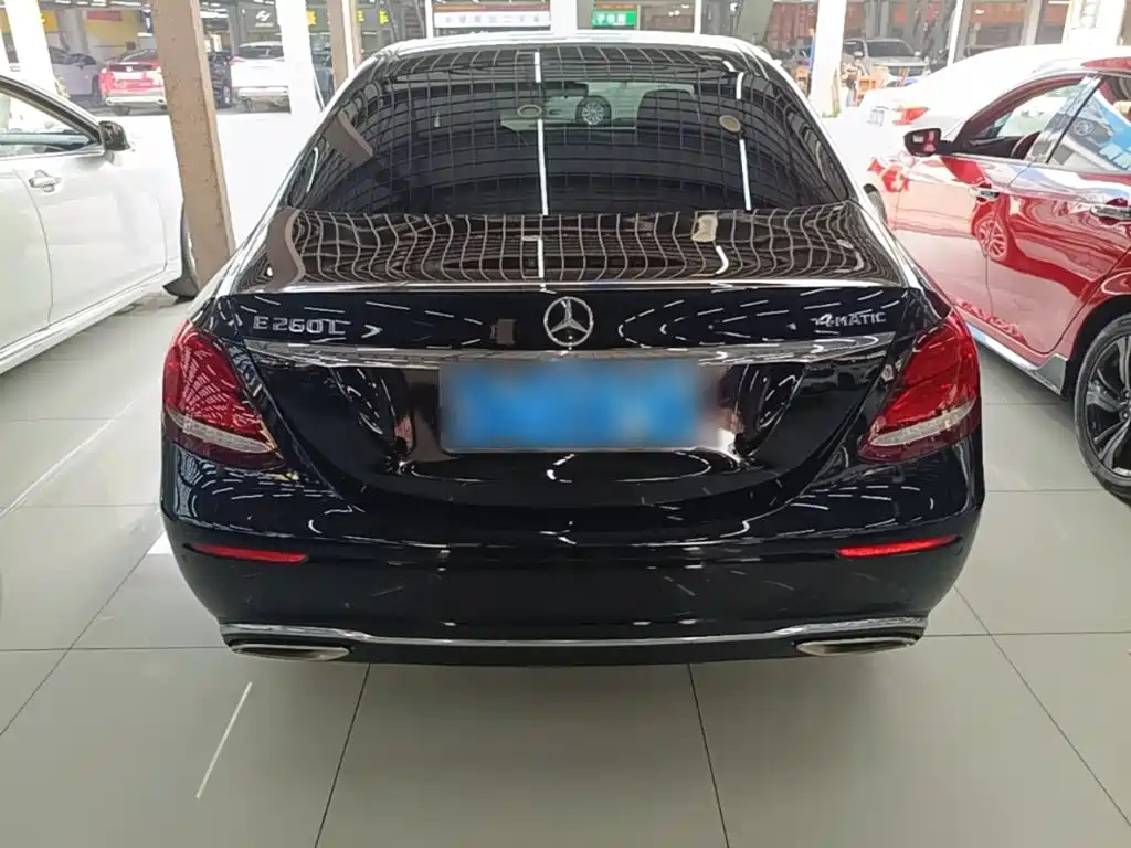 Mercedes-Benz E-Class — миниатюра 6