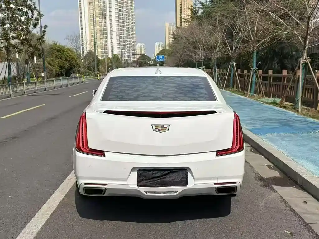 CADILLAC XTS