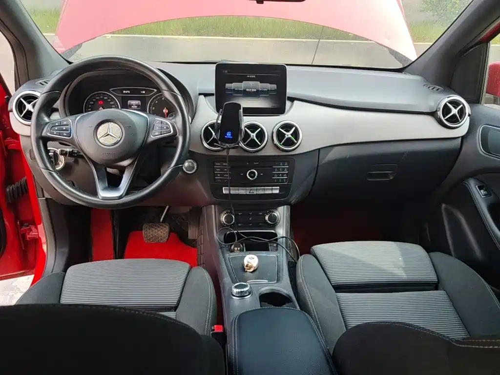 Mercedes-Benz B-Class — миниатюра 10
