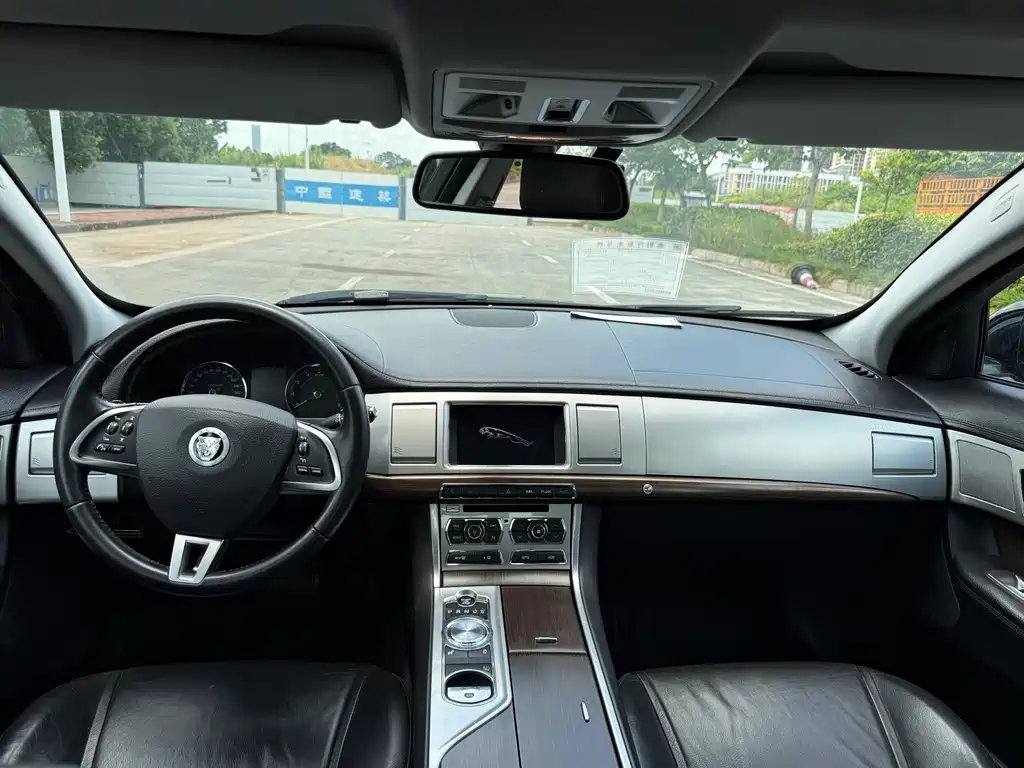 Jaguar XF — миниатюра 8