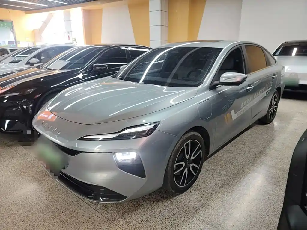 Roewe Young Wai D6 — миниатюра 2