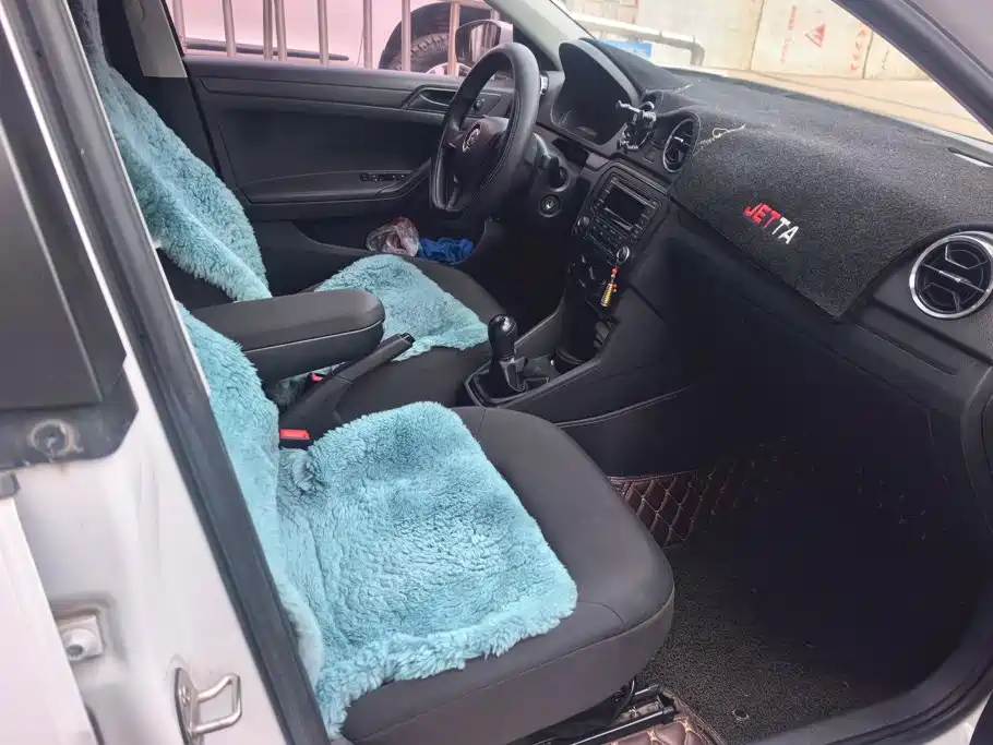 Volkswagen Jetta — миниатюра 8
