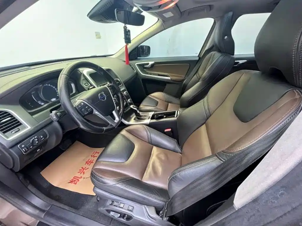Volvo XC60 — миниатюра 8