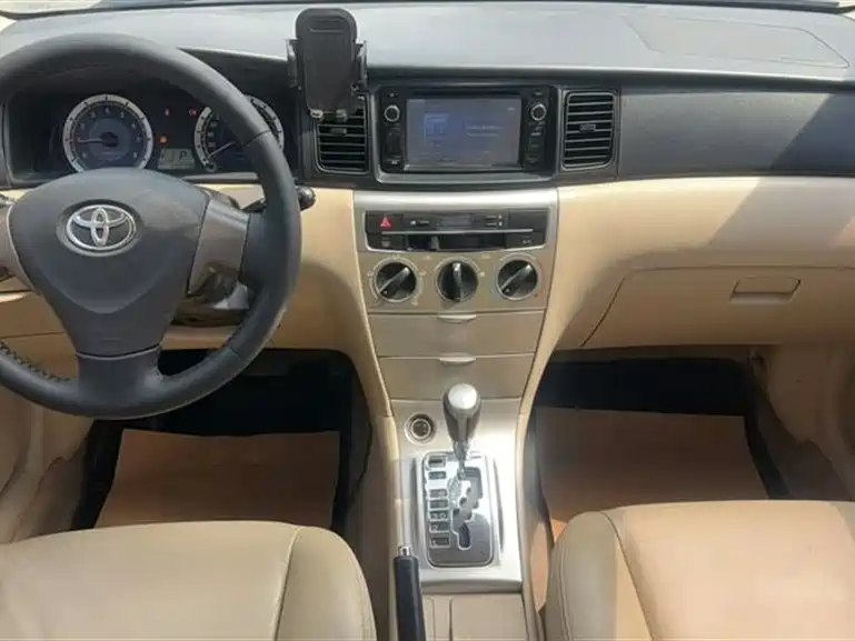 Toyota Corolla 2013 1.6L AT Luxury