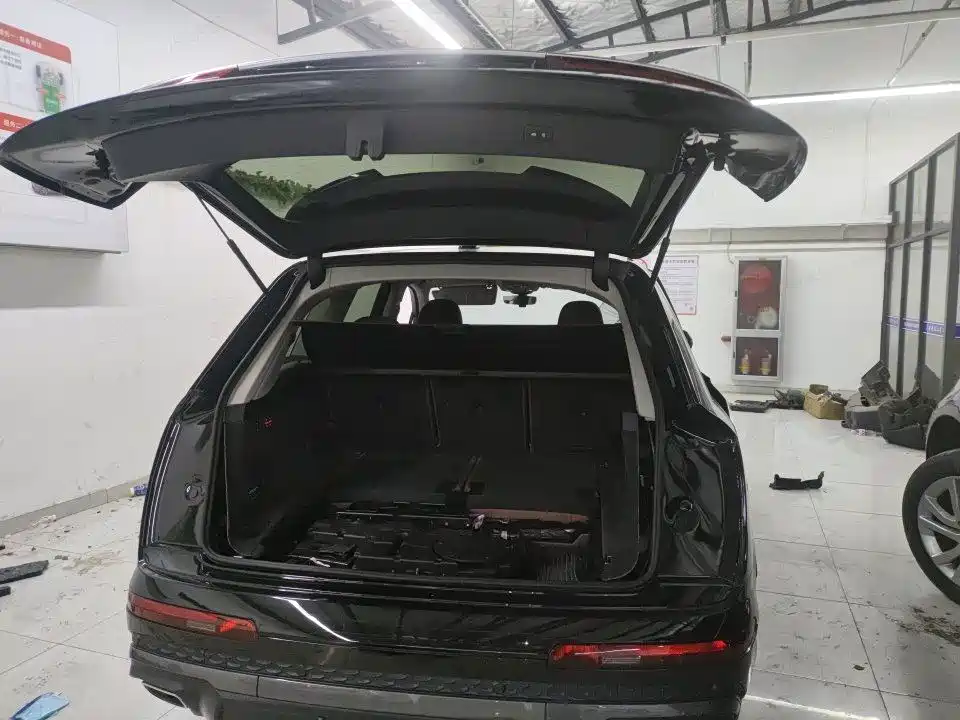 Audi Q7 — миниатюра 9