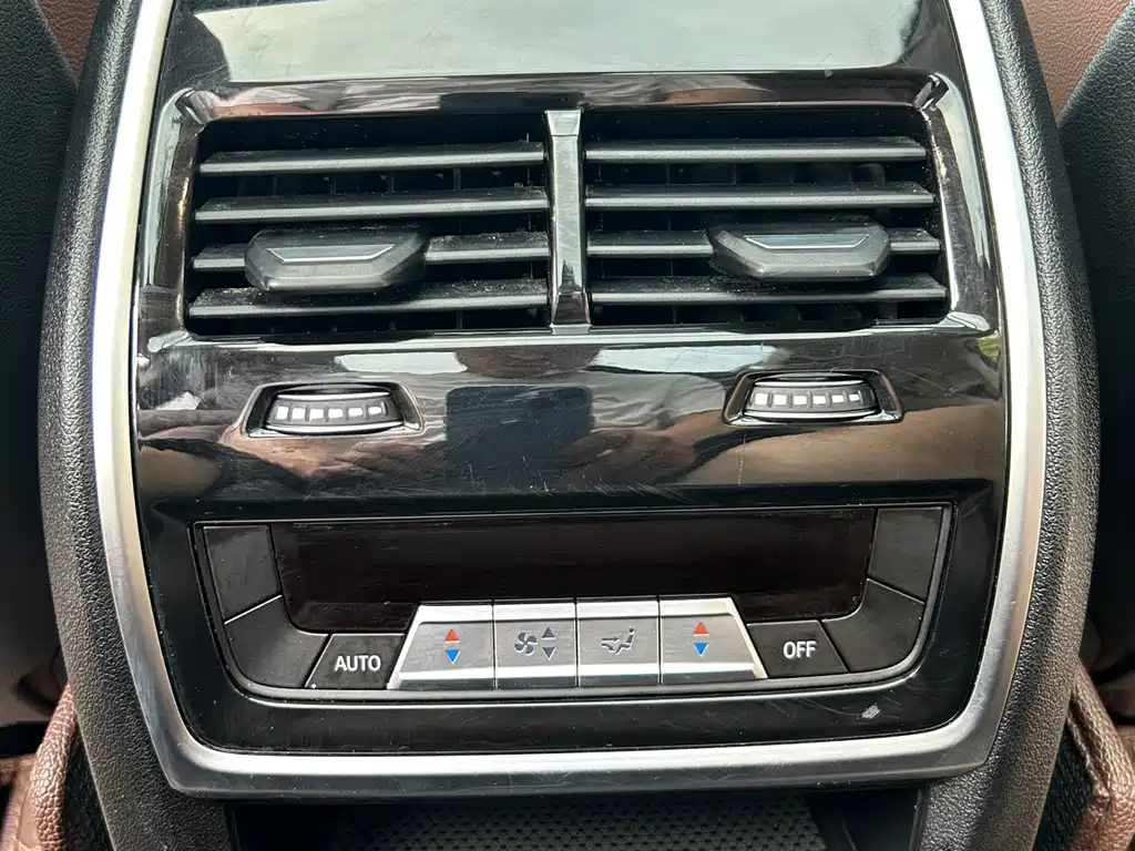 BMW X7 — миниатюра 11