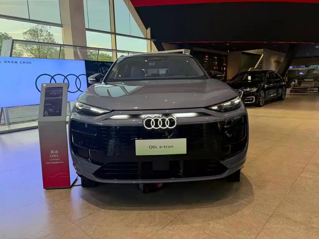 Audi Q6L e-tron — миниатюра 2