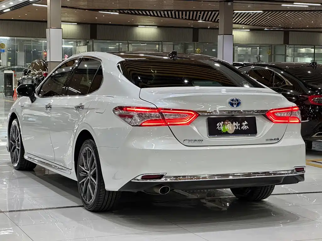 Toyota Camry — миниатюра 21