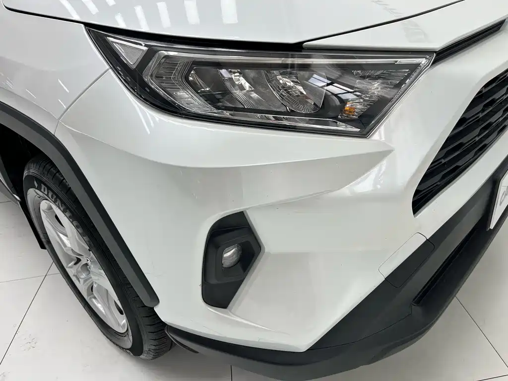 Toyota RAV4 — миниатюра 11