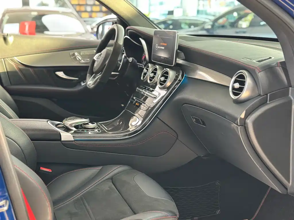 MERCEDES-BENZ GLC AMG