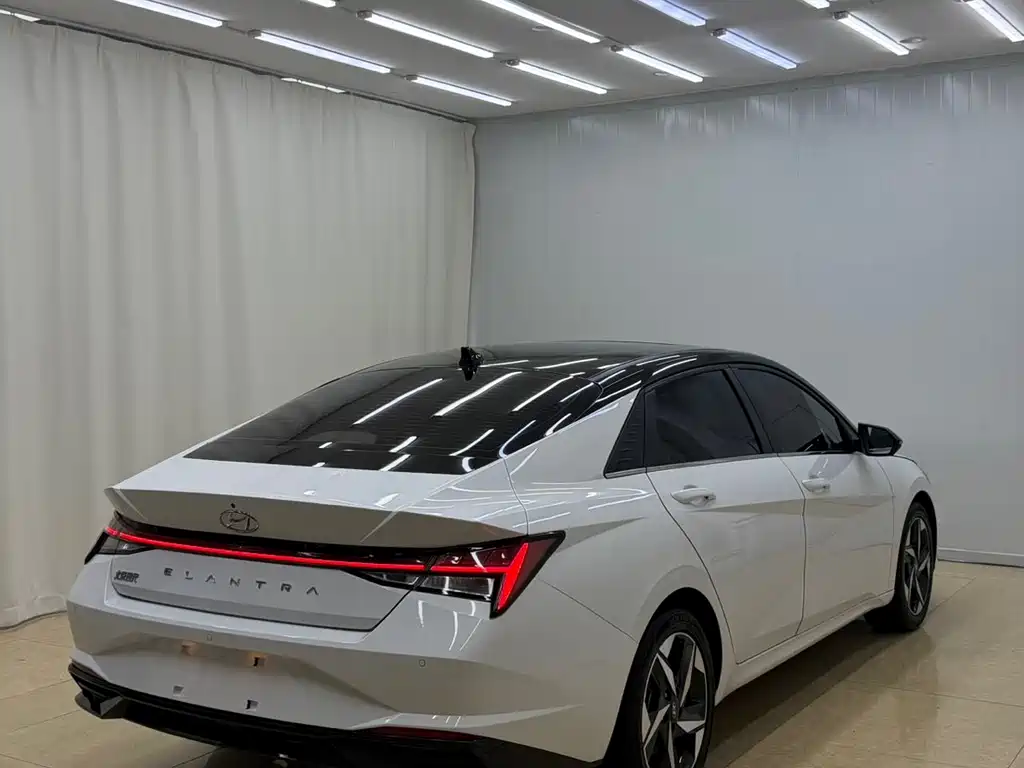 Hyundai Elantra — миниатюра 4