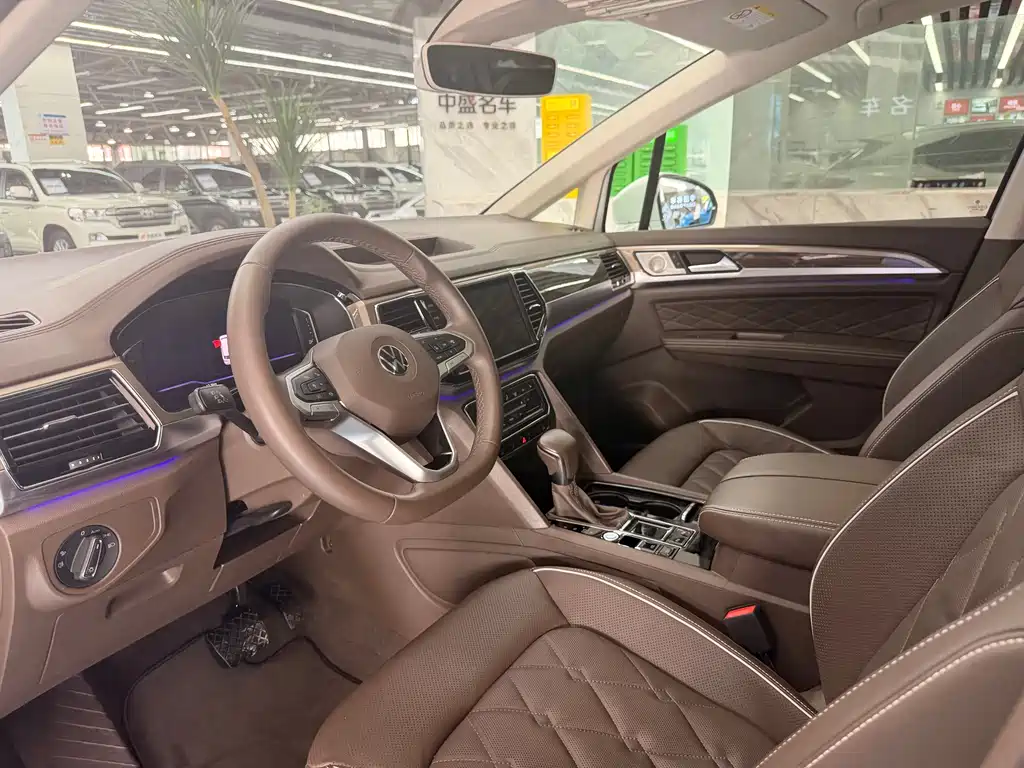Volkswagen Viloran 2020 380TSI Luxury