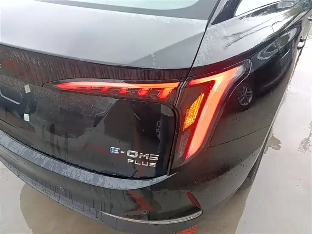Hongqi E-QM5 2025 610km PLUS