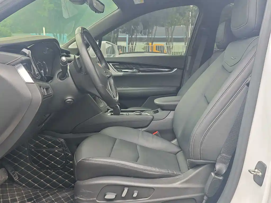Cadillac XT6 — миниатюра 5