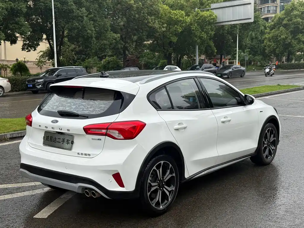 Ford Focus Active — миниатюра 5
