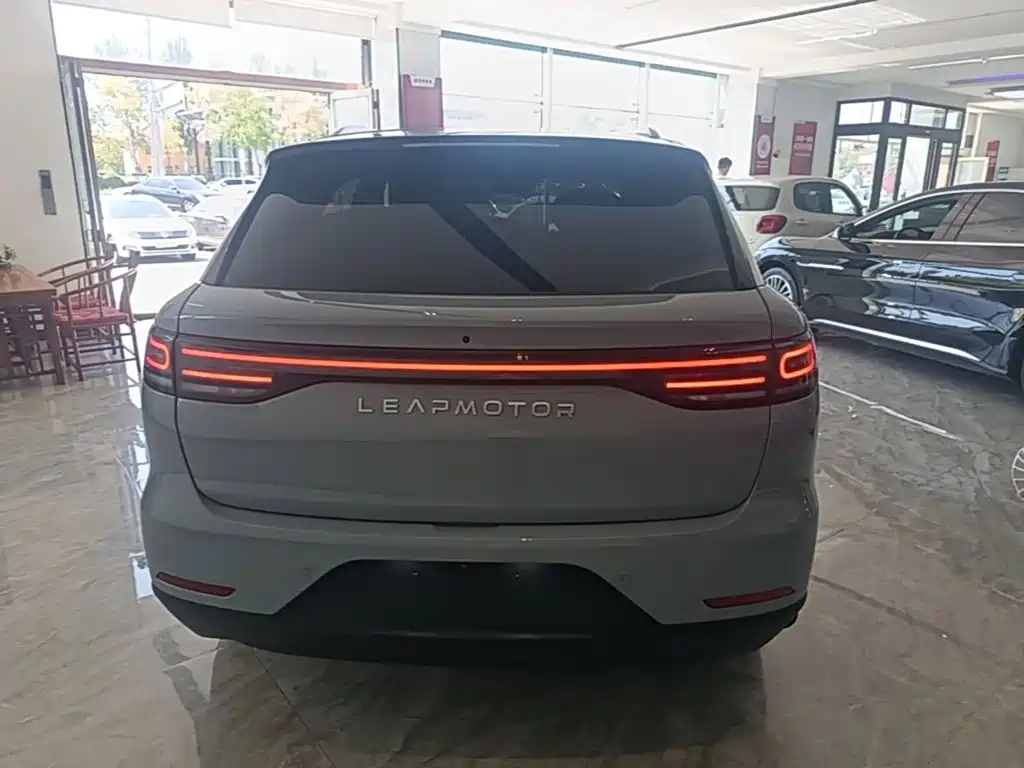 Leapmotor Leapmotor C11 — миниатюра 6