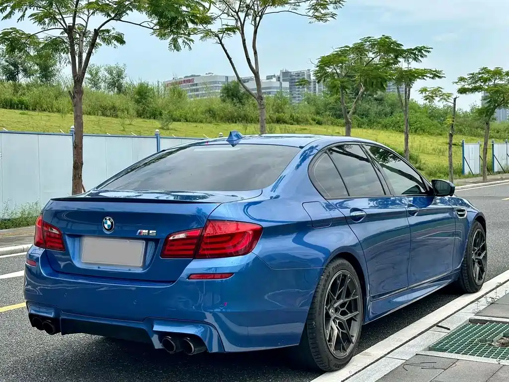BMW M5 — миниатюра 6