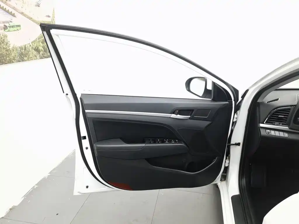 Hyundai Elantra 2016 1.6L AT Elite