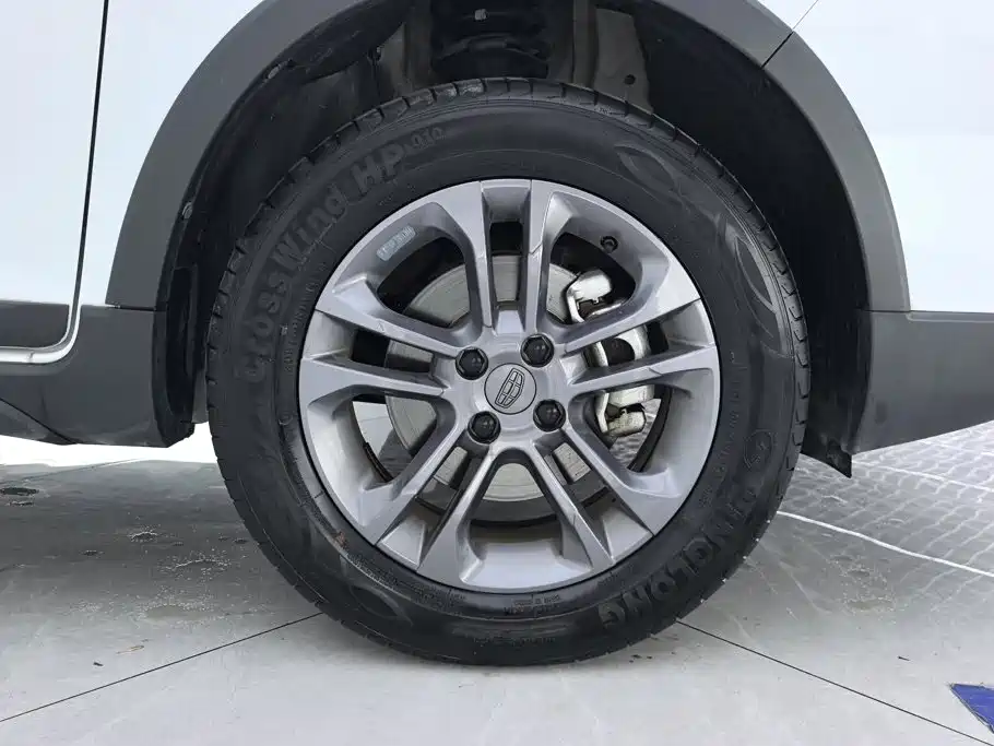 Geely Vision X3 — миниатюра 6