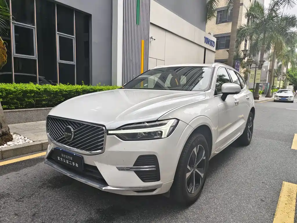 Volvo XC60 2025