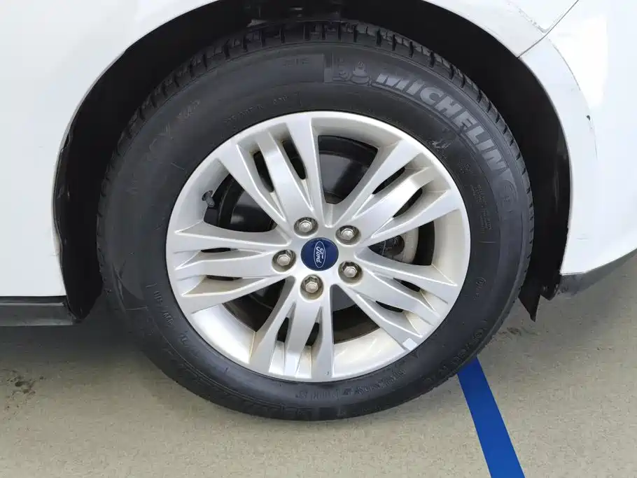 Ford Focus — миниатюра 6