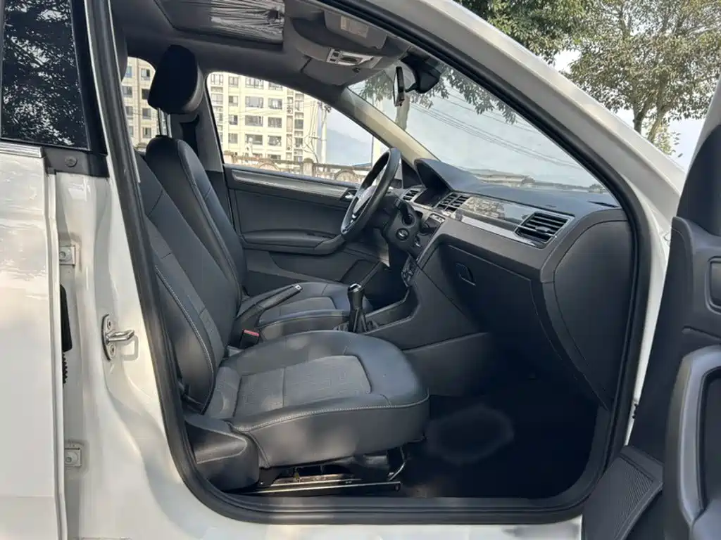 Volkswagen Santana — миниатюра 16