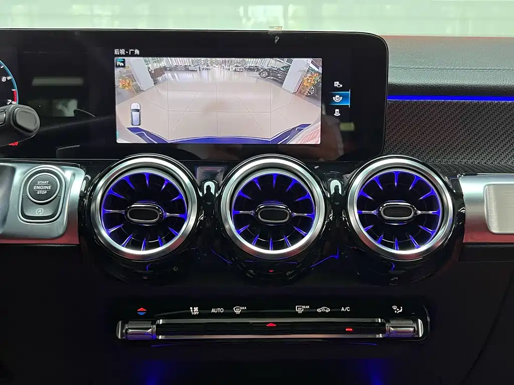Mercedes-Benz GLB AMG — миниатюра 13