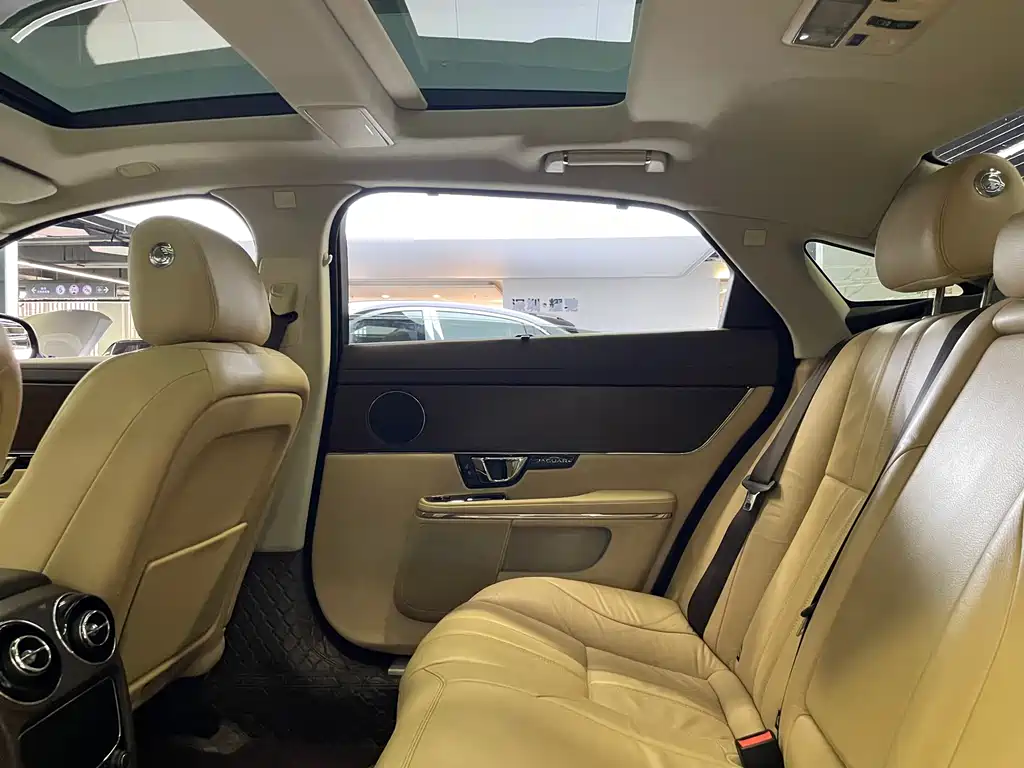 Jaguar XJ — миниатюра 26