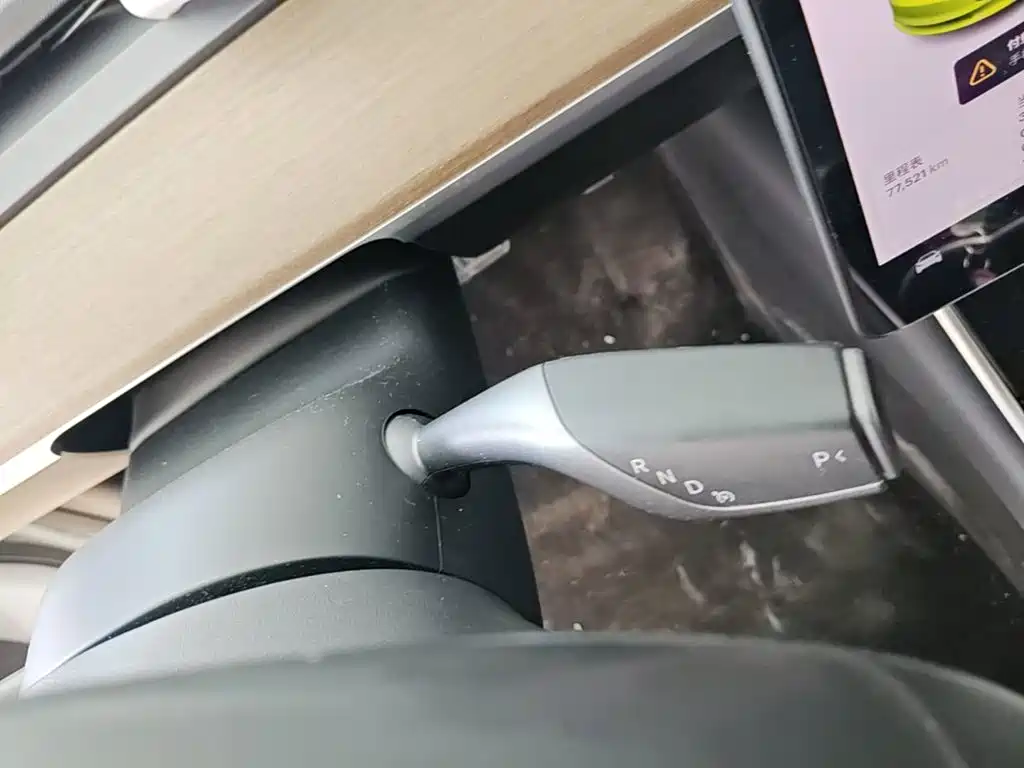 Tesla Model 3 — миниатюра 14