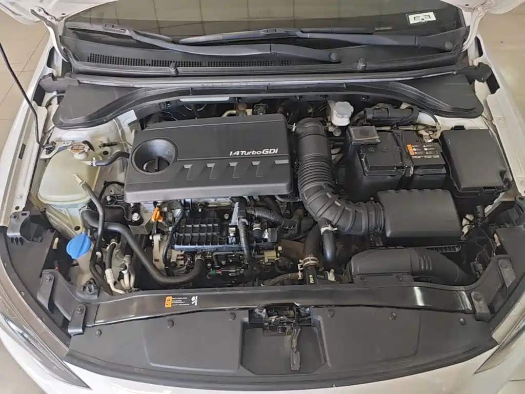 Hyundai Elantra — миниатюра 20