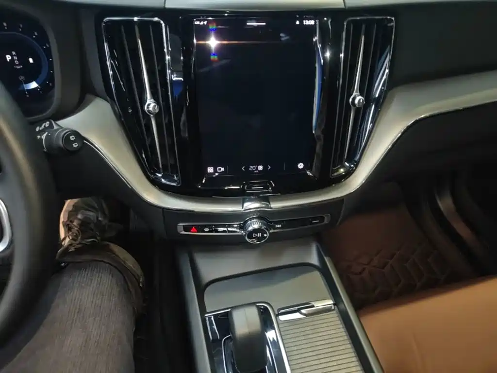 Volvo XC60 — миниатюра 13
