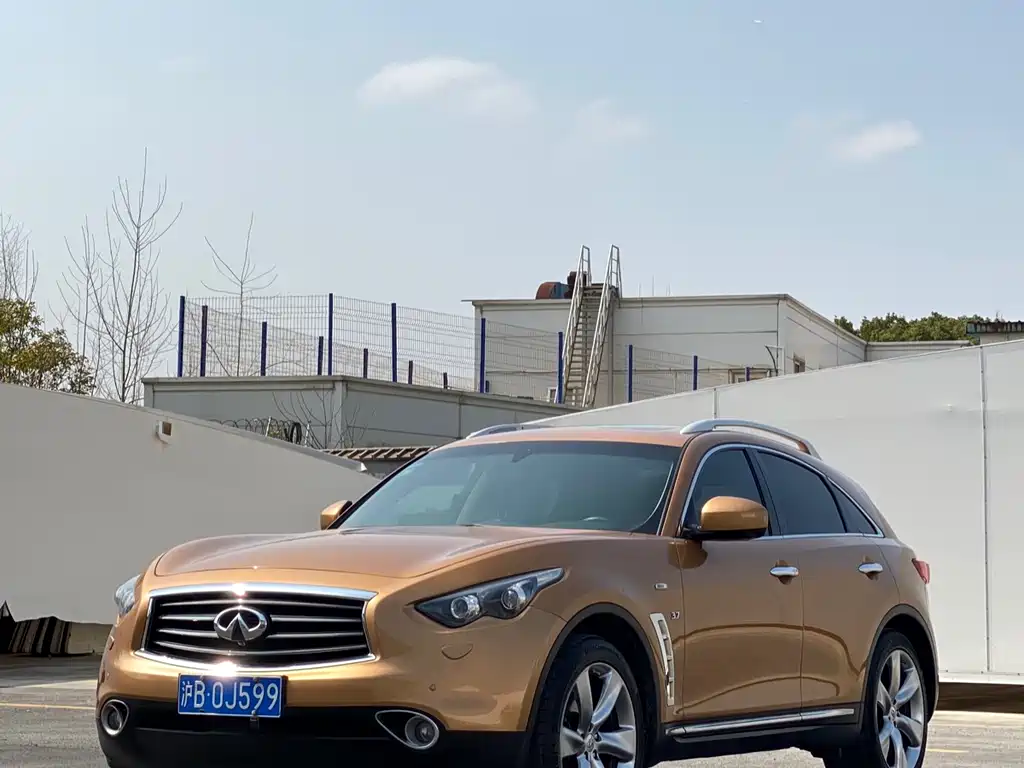 Infiniti QX70 2014