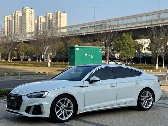AUDI A5 2023