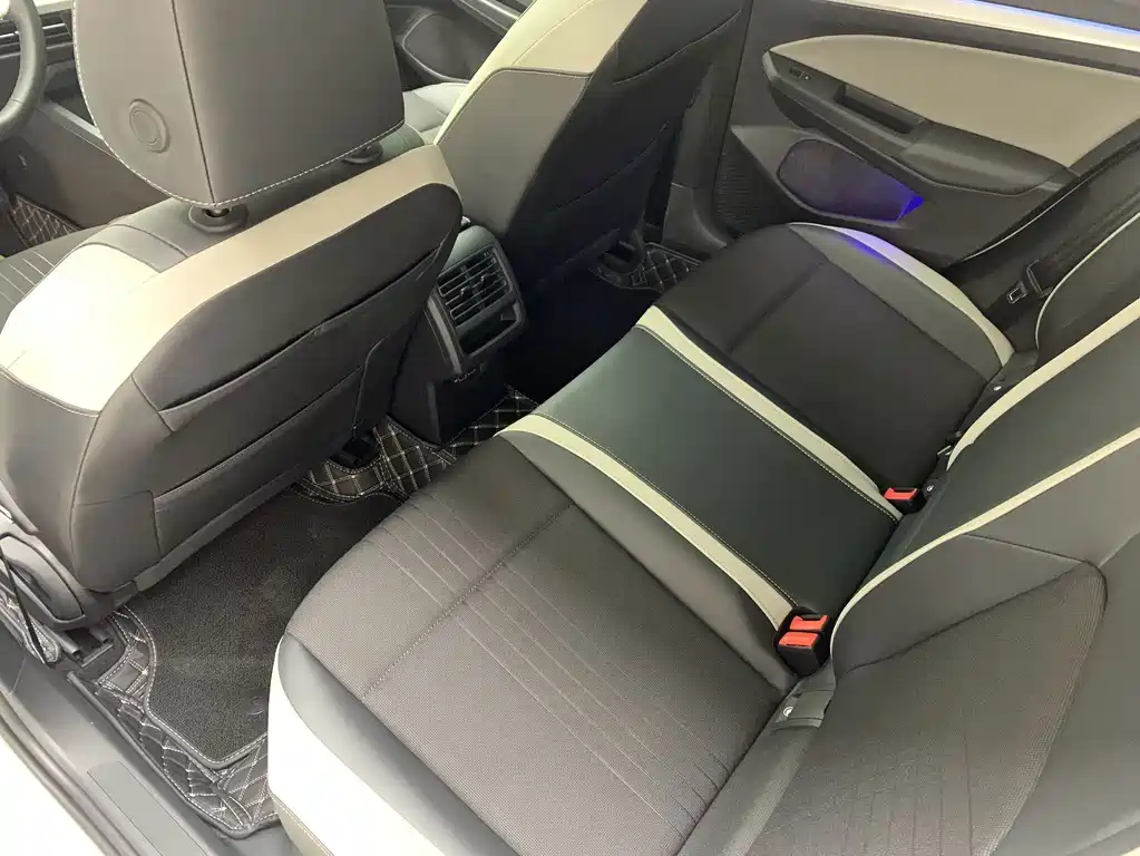 Volkswagen Golf — миниатюра 11
