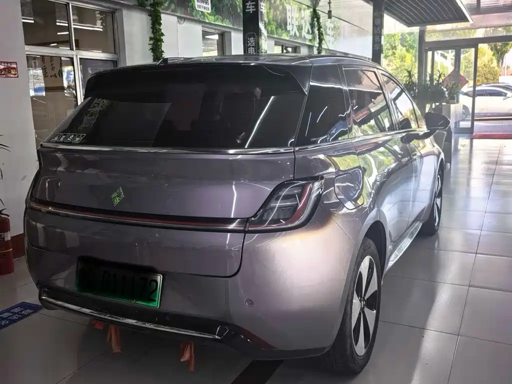 Baojun Yunduo — миниатюра 4