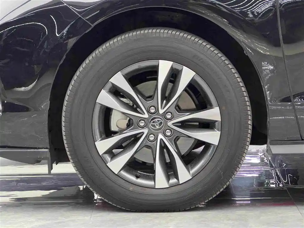 Toyota Granvia — миниатюра 4