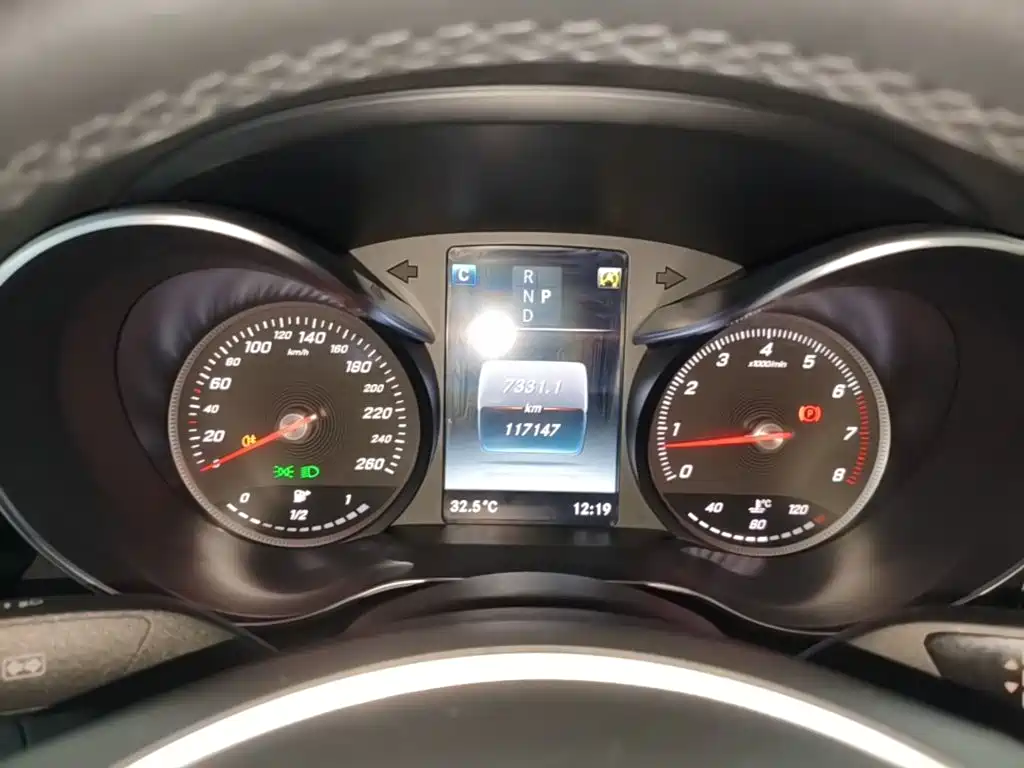 Mercedes-Benz C-Class — миниатюра 12
