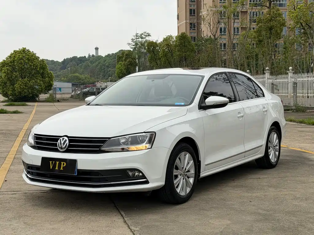 Volkswagen Sagitar 2016