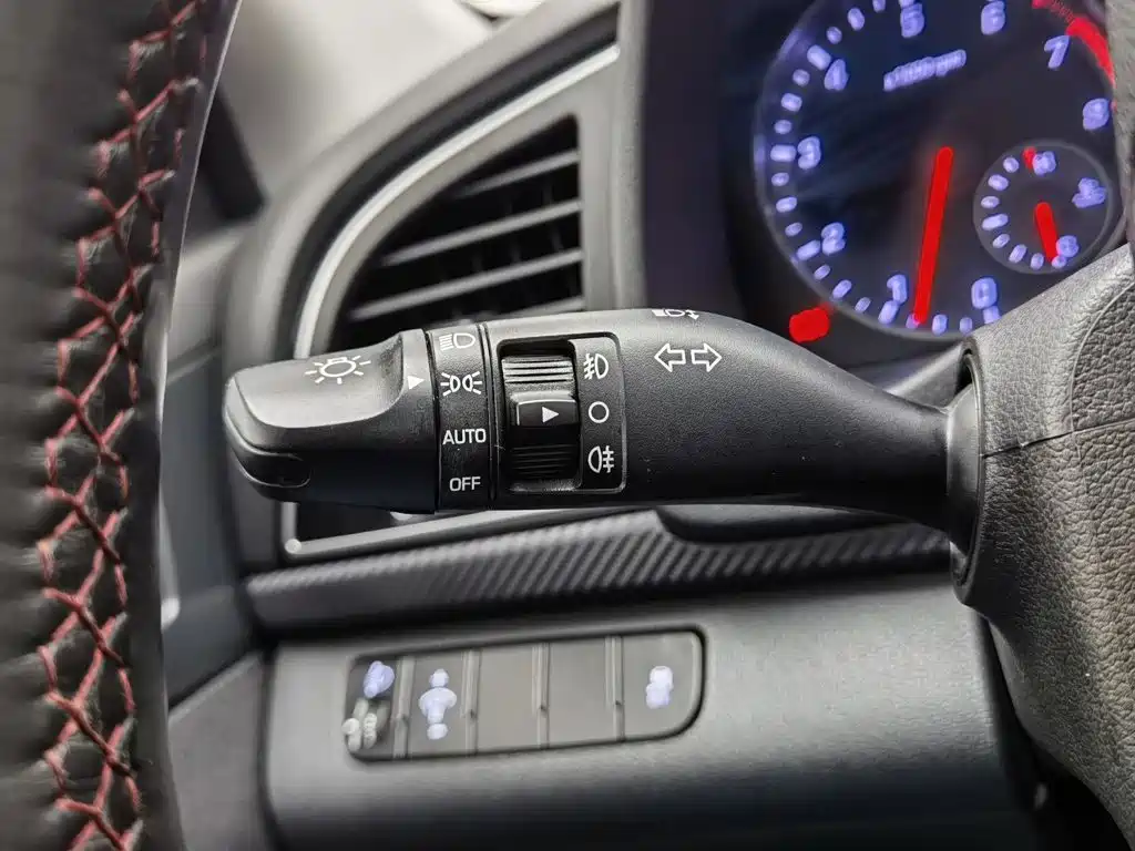 Hyundai Elantra — миниатюра 21