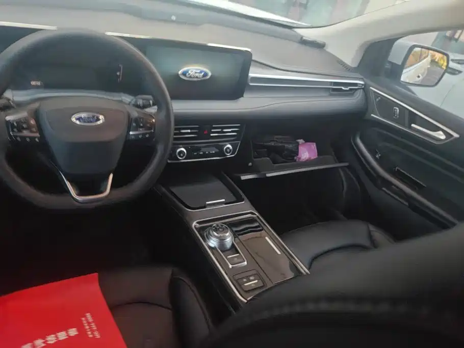 Ford Edge — миниатюра 12
