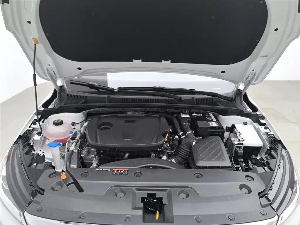 Geely Emgrand 2023 4 Champion 1.5L CVT Luxury