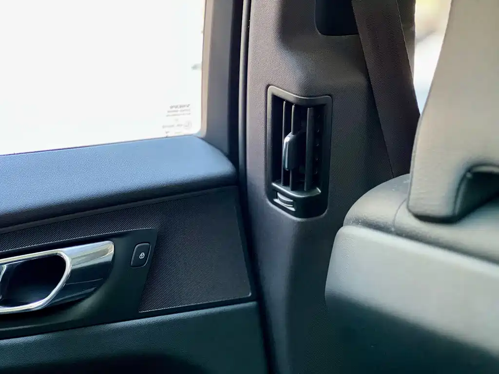 Volvo XC60 — миниатюра 9