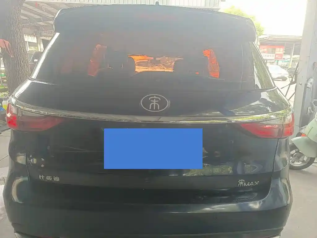 BYD MAX — миниатюра 12