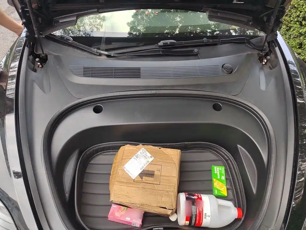 Tesla Model 3 — миниатюра 21